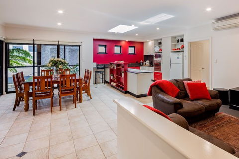 Downton Villa - Accommodation Adelaide 3
