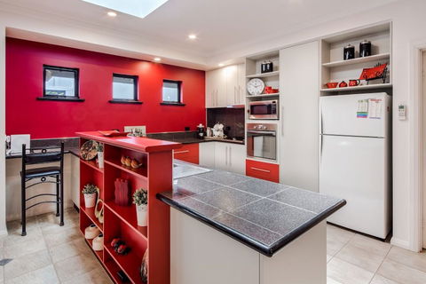 Downton Villa - Accommodation Adelaide 4