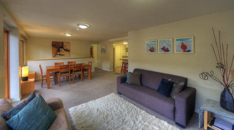 Golden Eagle 2 - Accommodation Adelaide 1