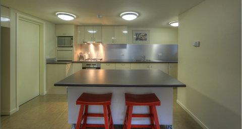 Golden Eagle 2 - Accommodation Adelaide 4