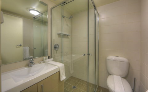 Golden Eagle 2 - Accommodation Adelaide 6