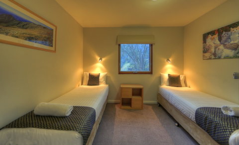 Golden Eagle 2 - Accommodation Adelaide 8