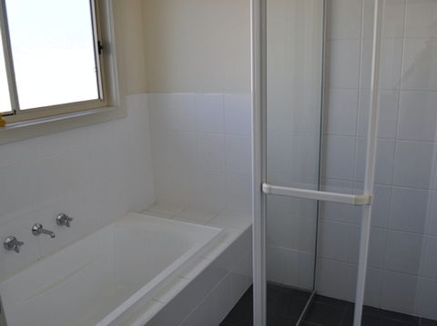 The Dwicke - Accommodation Adelaide 8