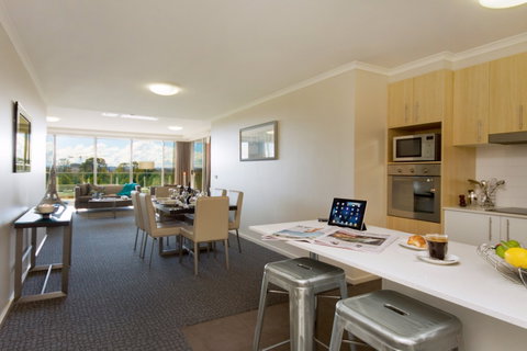 Pacific Suites Canberra - Accommodation Adelaide 4