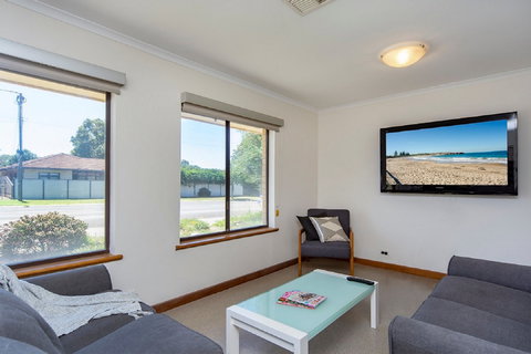 30 Strangways - Accommodation Adelaide 2