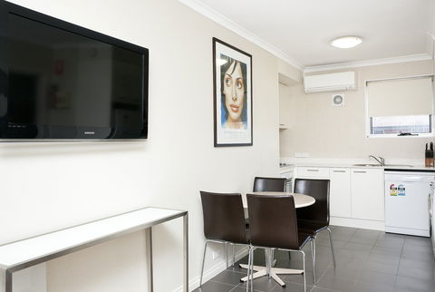Forrest Hotel And Apartments - Accommodation Adelaide 1