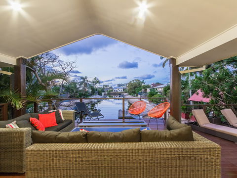 Laguna Bay Broadbeach - Vogue Holiday Homes - Accommodation Adelaide 1
