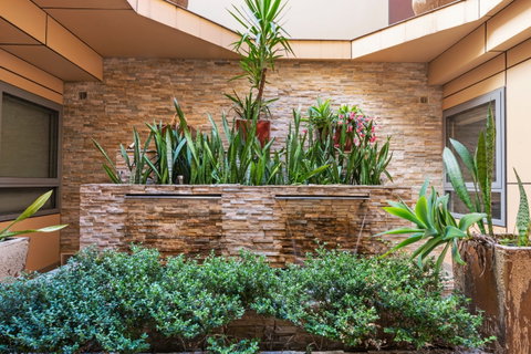 Quality Suites Camperdown - Accommodation Adelaide 0