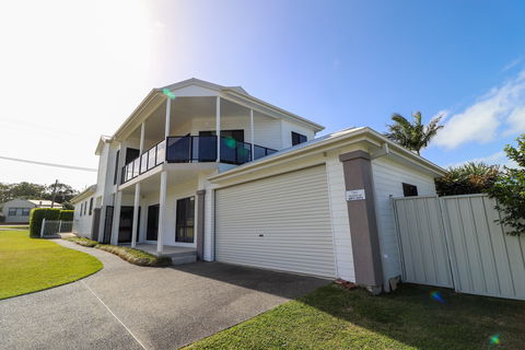 Flexi Five- Belmont - Accommodation Adelaide 0