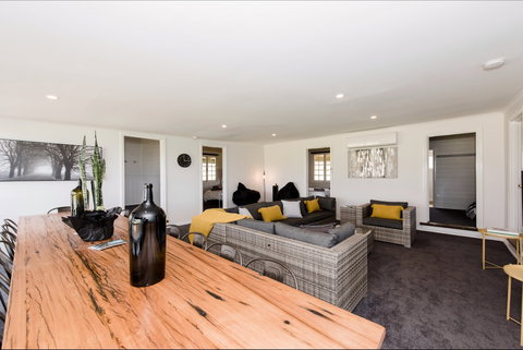 Mount Ophir Estate - The Pickers Cottage - Accommodation Adelaide 0