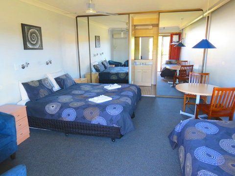 Sisleys Motel - Accommodation Adelaide 0