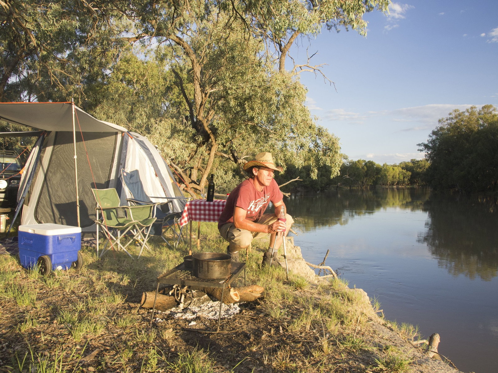 Louth NSW Accommodation Adelaide