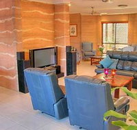 Gladstone Earth and Sea - Accommodation Adelaide