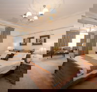 Cobb  Co Court Boutique Hotel - Accommodation Adelaide