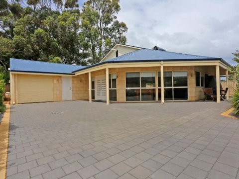 Falcon By The Bay - Accommodation Adelaide 1