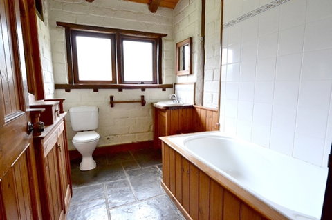 Feathertop Retreat - Accommodation Adelaide 1