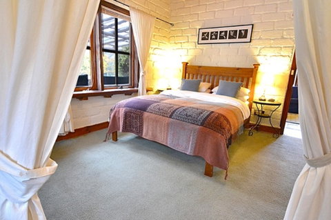 Feathertop Retreat - Accommodation Adelaide 2