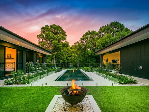 Friday Sabai - Accommodation Adelaide 0
