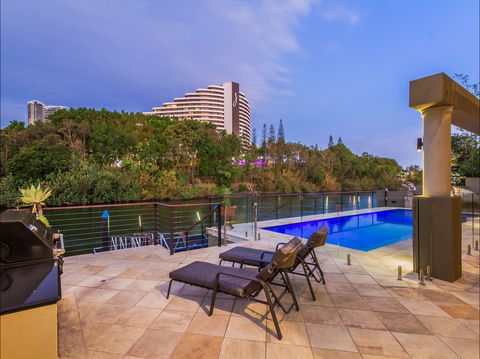 Lakeland Keys Broadbeach - Vogue Holiday Homes - Accommodation Adelaide 0