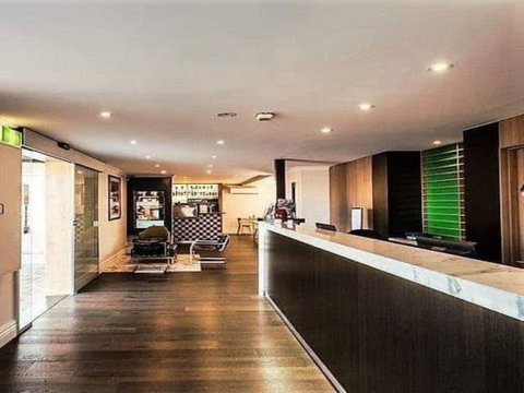 The Waverley International Hotel - Accommodation Adelaide 0