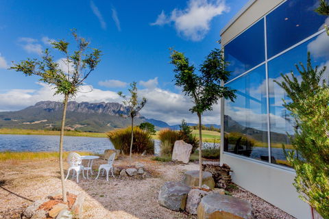 Eagles Nest Retreat - Accommodation Adelaide 0