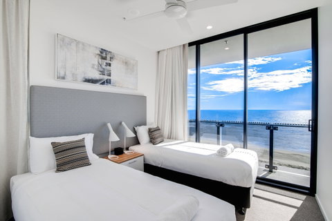 Iconic Kirra Beach Resort - Accommodation Adelaide 1