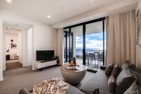Iconic Kirra Beach Resort - Accommodation Adelaide 2