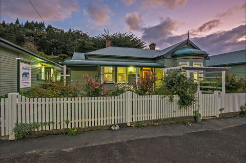 Mt Lyell Anchorage - Accommodation Adelaide 0