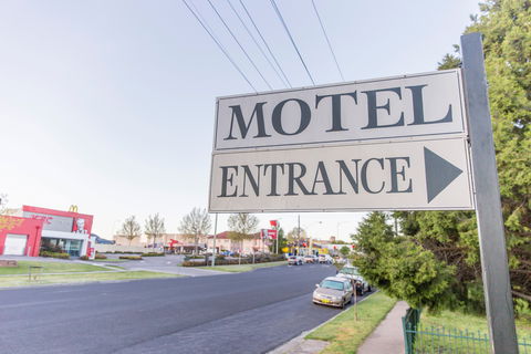 Bathurst Motor Inn - Accommodation Adelaide 0
