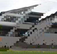 Cowries Harbourside Shellharbour Village - Accommodation Adelaide