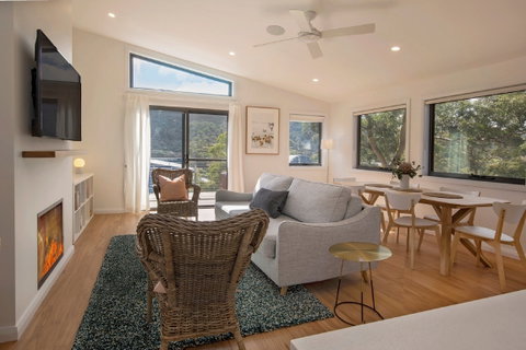 Grasmere Chalet - Accommodation Adelaide 0