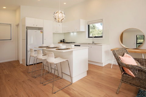 Grasmere Chalet - Accommodation Adelaide 2