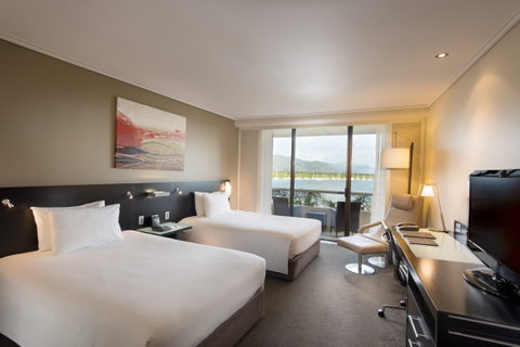 Hilton Cairns - Accommodation Adelaide 2