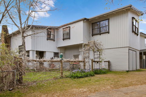 Le Chateau - Accommodation Adelaide 0