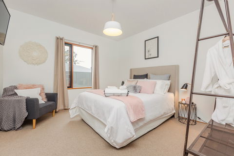 The Oak Nest Luxury Retreat - Accommodation Adelaide 1