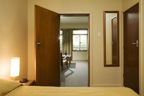 University House - Accommodation Adelaide 2