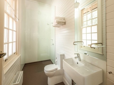 Yarrangobilly Caves House: Guest Rooms - Accommodation Adelaide 2