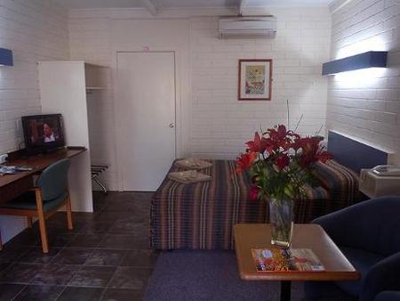 Central Highlands Motor Inn - Accommodation Adelaide 1