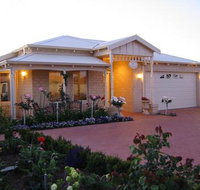 Sussex on Willis Cove Bed and Breakfast - Accommodation Adelaide
