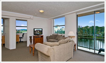 Varsity Towers (bond University) - Accommodation Adelaide 3