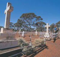 Old Pioneer Cemetery Coolgardie - Accommodation Adelaide