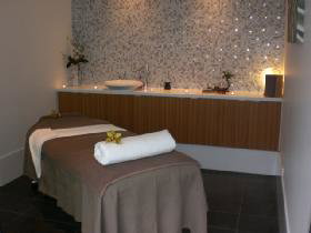 Spa On Brougham - Accommodation Adelaide 0