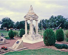 Woodbine QLD Accommodation Adelaide