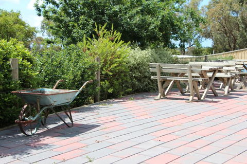 Tuckerberry Hill - Accommodation Adelaide 8