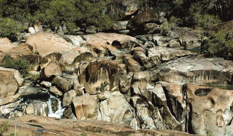 Macintyre Falls Lookout - Accommodation Adelaide 2
