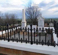 Hamilton Humes Grave - Accommodation Adelaide