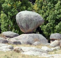 Balancing Rock - Accommodation Adelaide