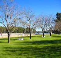 Lock 10 and Weir - Accommodation Adelaide