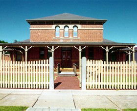 Wentworth Courthouse - Accommodation Adelaide 0