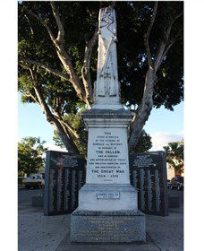 Emerald War Memorial - Accommodation Adelaide 1